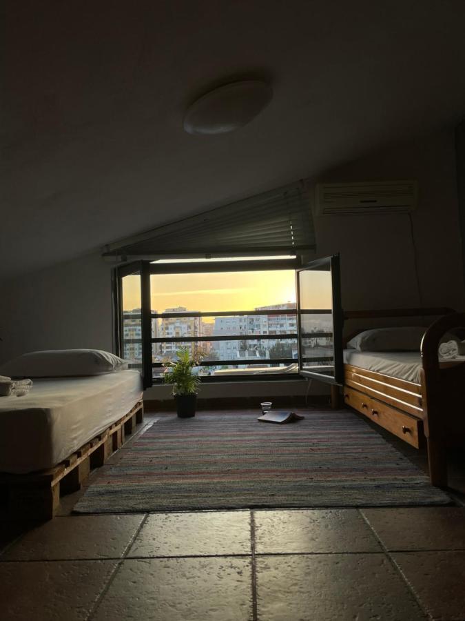 Cozy Big Apartment With Balcony Tirana Exterior photo