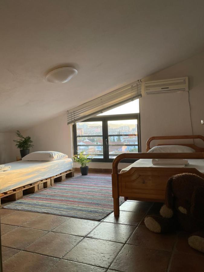 Cozy Big Apartment With Balcony Tirana Exterior photo